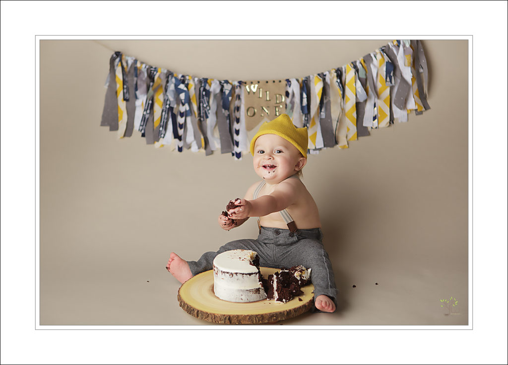 Best Tacoma cake smash photographer